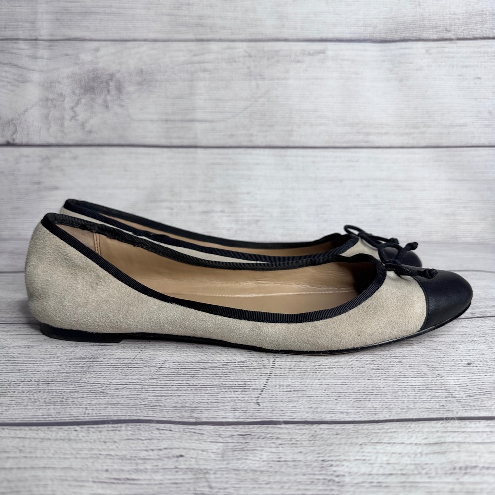 Banana Republic Womens 9 Beige Suede Black Leather Cap Toe Bow Ballet Flats